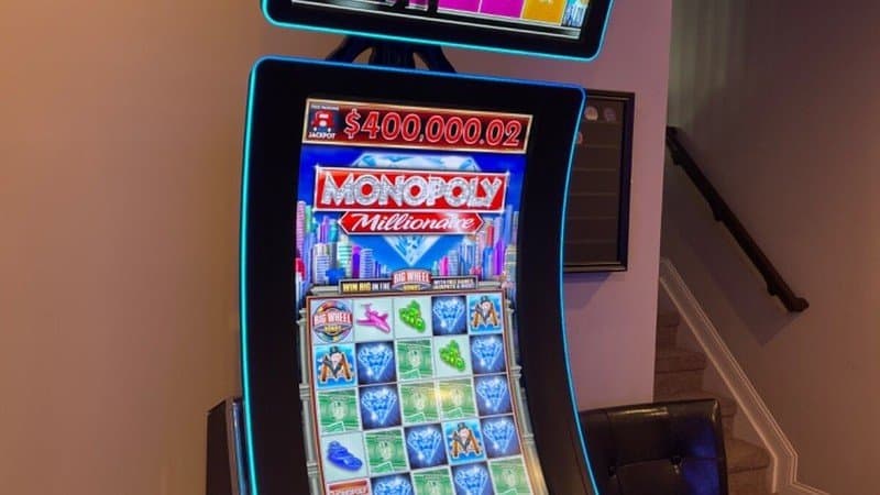 Monopoly Millionaire slot game by Bally