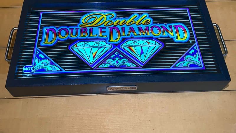 Diamond Arrow slot game by IGT