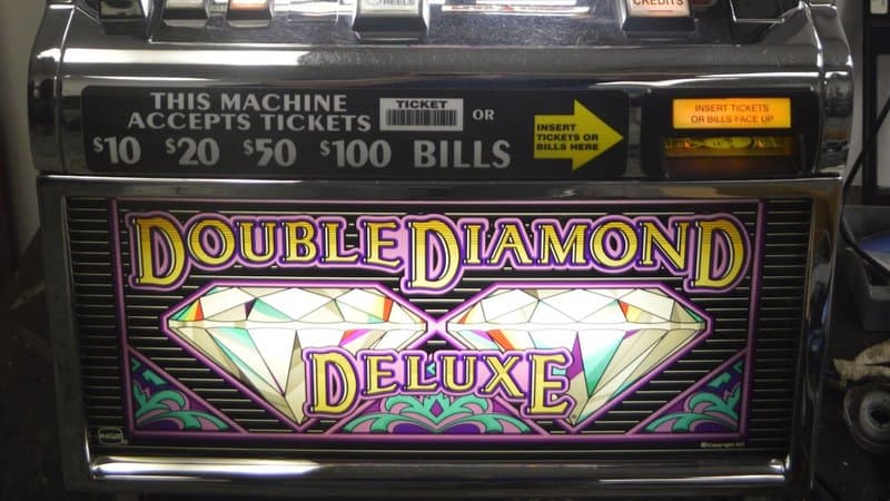 Double Diamond slot game by IGT